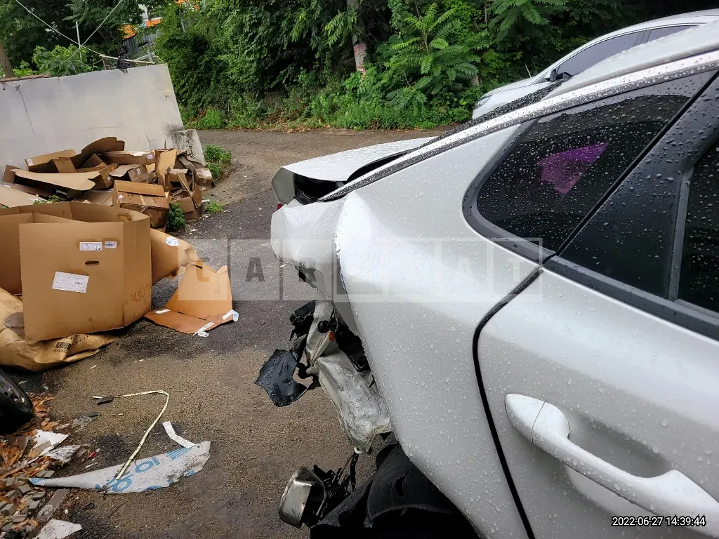 Photo 2 of 28: 2016 Kia K5, VIN KNAGS416BGA105205 — Korean insurance auction