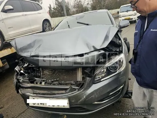 Photo 2 of 18: 2017 Volvo S60 D3, VIN YV1FS79B0H2440042 — Korean insurance auction