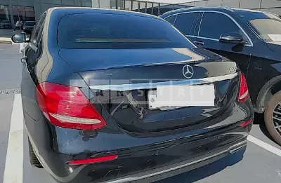 Photo 1 of 9: 2017 Mercedes-Benz E220d, VIN WDDZF0EB1HA068237 — Korean insurance auction