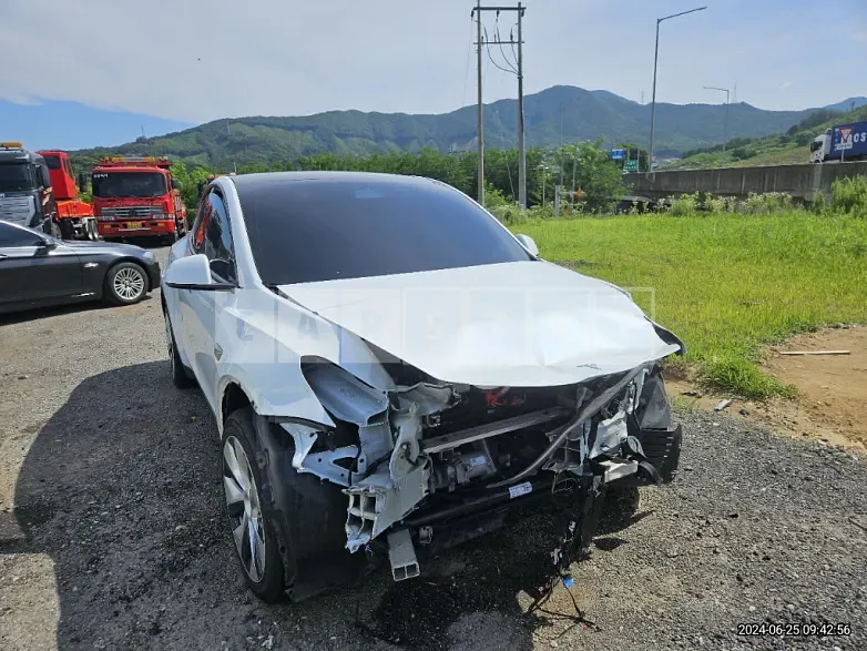 Photo 2 of 38: 2022 Tesla Model Y Long RANGE(2022~) — Korean insurance auction