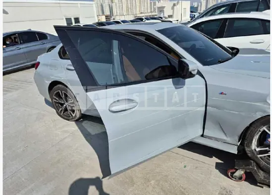 Photo 2 of 42: 2023 BMW 320d — Korean insurance auction