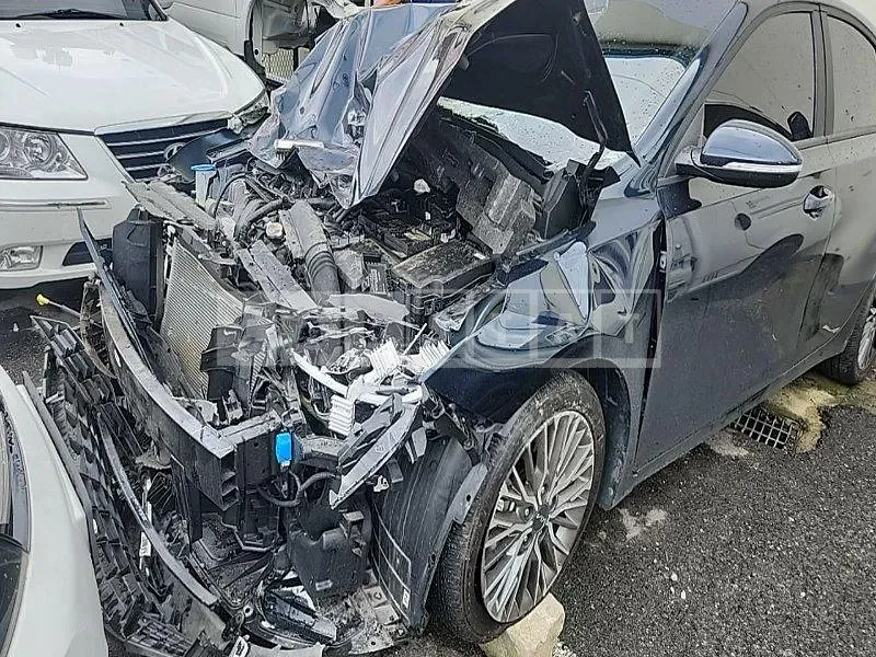 Photo 2 of 38: 2021 Kia K3 1.6 — Korean insurance auction