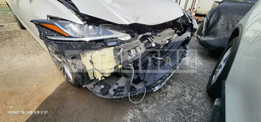 Photo 2 of 7: 2018 Lexus ES300h — Korean insurance auction