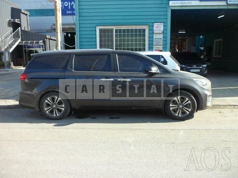 Photo 2 of 15: 2018 Kia Carnival, VIN KNAMB81ABKS455318 — Korean insurance auction