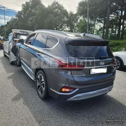 Photo 2 of 5: 2019 Hyundai Santa Fe — Korean insurance auction