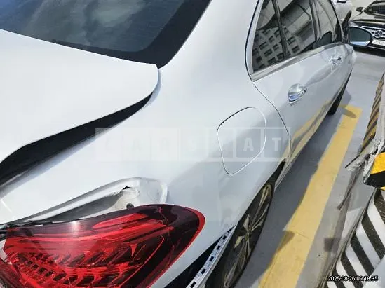 Photo 2 of 44: 2019 Mercedes-Benz C 220d — Korean insurance auction