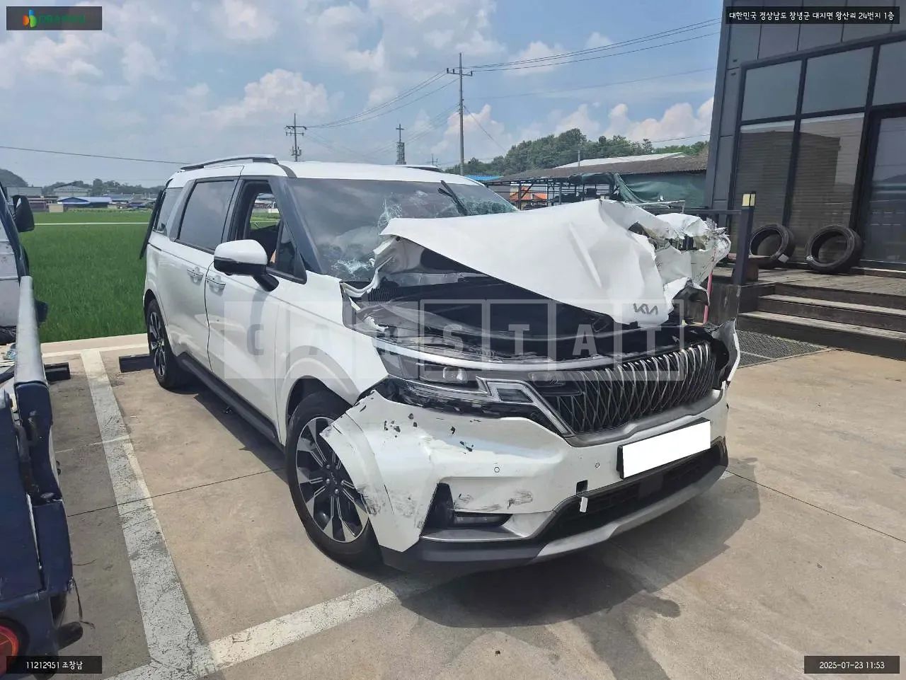 Photo 2 of 11: 2022 Kia Carnival, VIN KNANC81BBPS228285 — Korean insurance auction