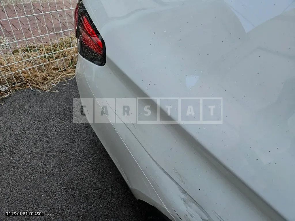 Photo 2 of 9: 2018 BMW 540i xDrive, VIN WBAJB5106JB195115 — Korean insurance auction