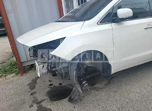 Photo 2 of 11: 2022 Kia Carnival, VIN KNAMC81ABHS307267 — Korean insurance auction