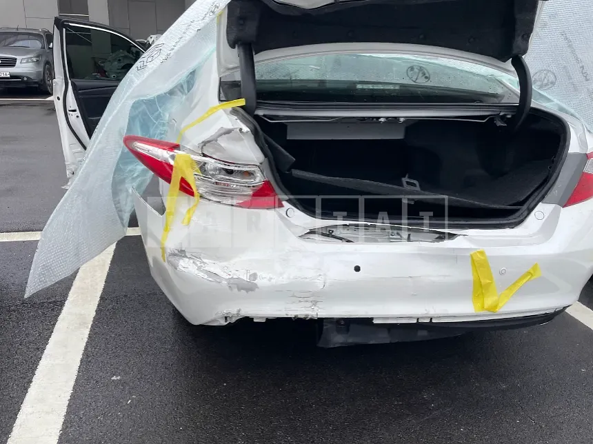 Photo 2 of 15: 2017 Toyota Camry — Korean insurance auction