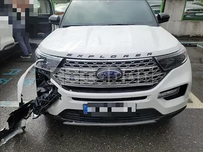 Photo 1 of 26: 2023 Ford Explorer 2.3L — Korean insurance auction
