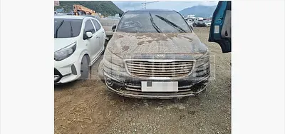 Photo 1 of 16: 2015 Kia Carnivals — Korean insurance auction