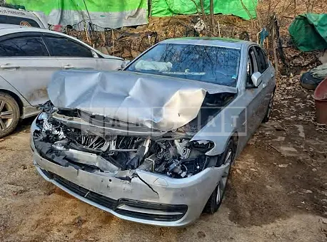 Photo 2 of 23: 2015 BMW 528i xDrive, VIN WBA5A7107FD816387 — Korean insurance auction