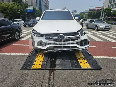 Photo 1 of 48: 2023 Mercedes-Benz GLC300 e 4Matic Coupe — Korean insurance auction