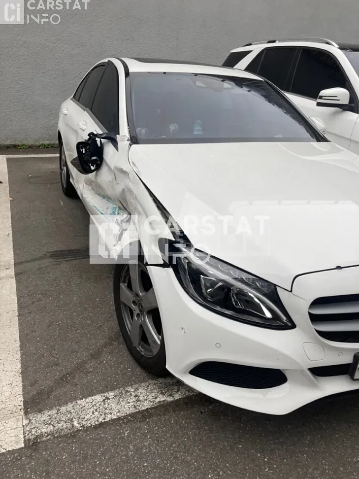 Photo 2 of 47: 2018 Mercedes-Benz C200, VIN WDDWF4CB5JF651206 — Korean insurance auction