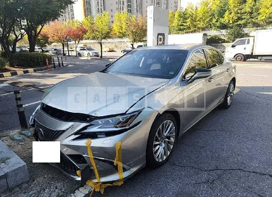 Photo 2 of 8: 2021 Lexus ES300h, VIN JTHBA1C19M2005514 — Korean insurance auction