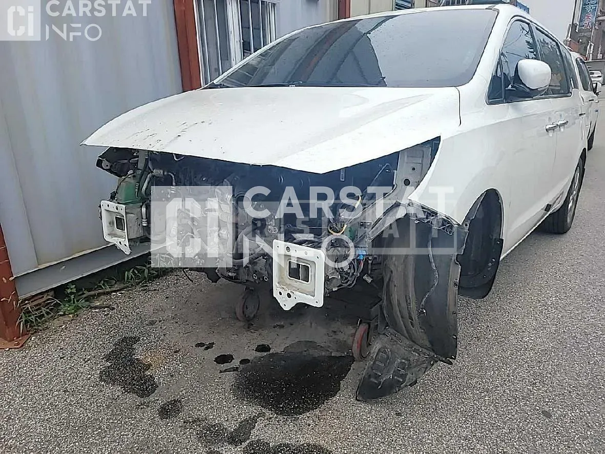 Photo 2 of 11: 2016 Kia Carnival 9 -Seater — Korean insurance auction