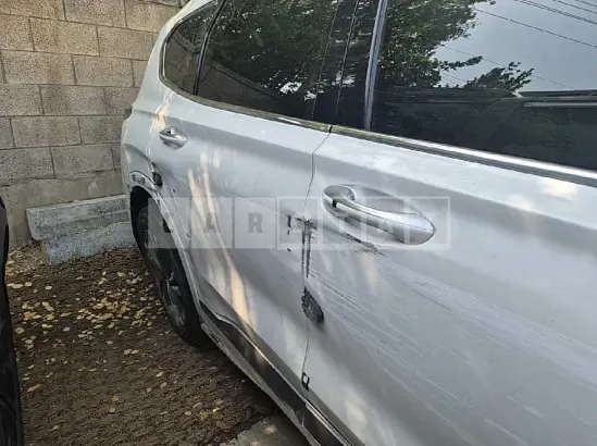 Photo 2 of 15: 2019 Hyundai Santa Fe — Korean insurance auction