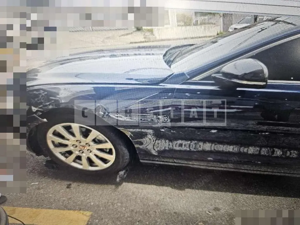Photo 2 of 6: 2017 Jaguar XE 20d — Korean insurance auction