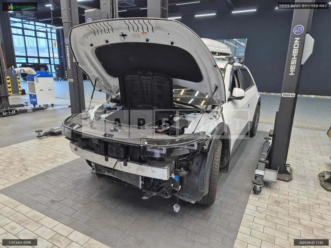 Photo 2 of 14: 2023 Hyundai IONIQ 5, VIN KMHKL81EFRU260714 — Korean insurance auction