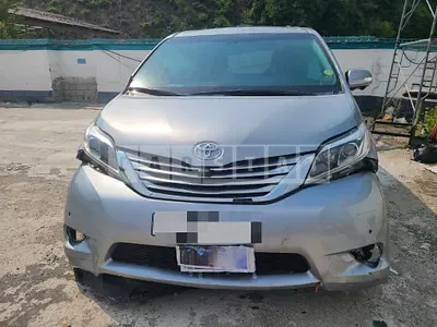 Photo 1 of 13: 2015 Honda Toyota City 2WD, VIN 5TDYK3DC1FS632031 — Korean insurance auction