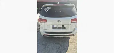 Photo 1 of 11: 2017 Kia Carnivals — Korean insurance auction