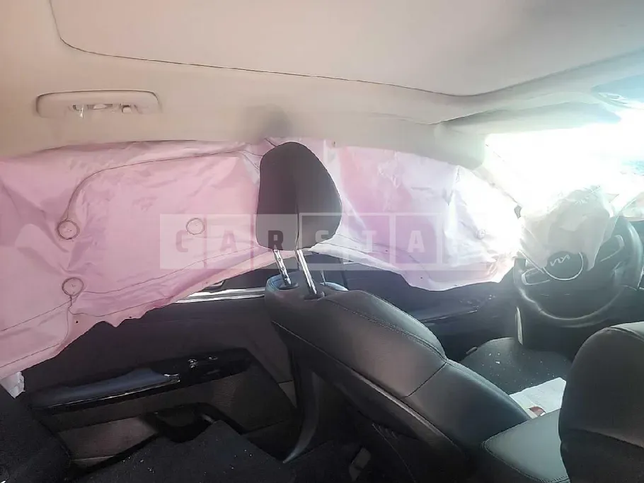 Photo 2 of 12: 2022 Kia K5 — Korean insurance auction