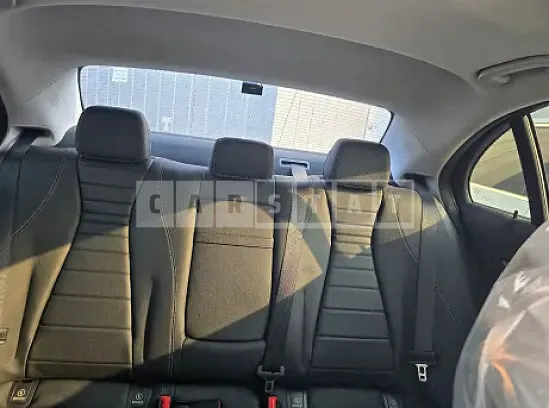 Photo 2 of 24: 2018 Mercedes-Benz E 200 — Korean insurance auction