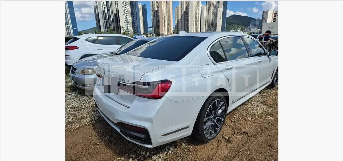 Photo 2 of 25: 2021 BMW 740Li xDrive — Korean insurance auction