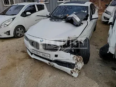 Photo 1 of 9: 2017 BMW 320d GranTurismo, VIN WBA8T310XHG800444 — Korean insurance auction