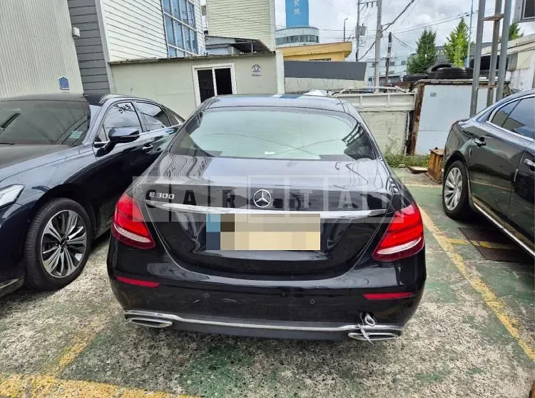 Photo 2 of 8: 2020 Mercedes-Benz E300 — Korean insurance auction