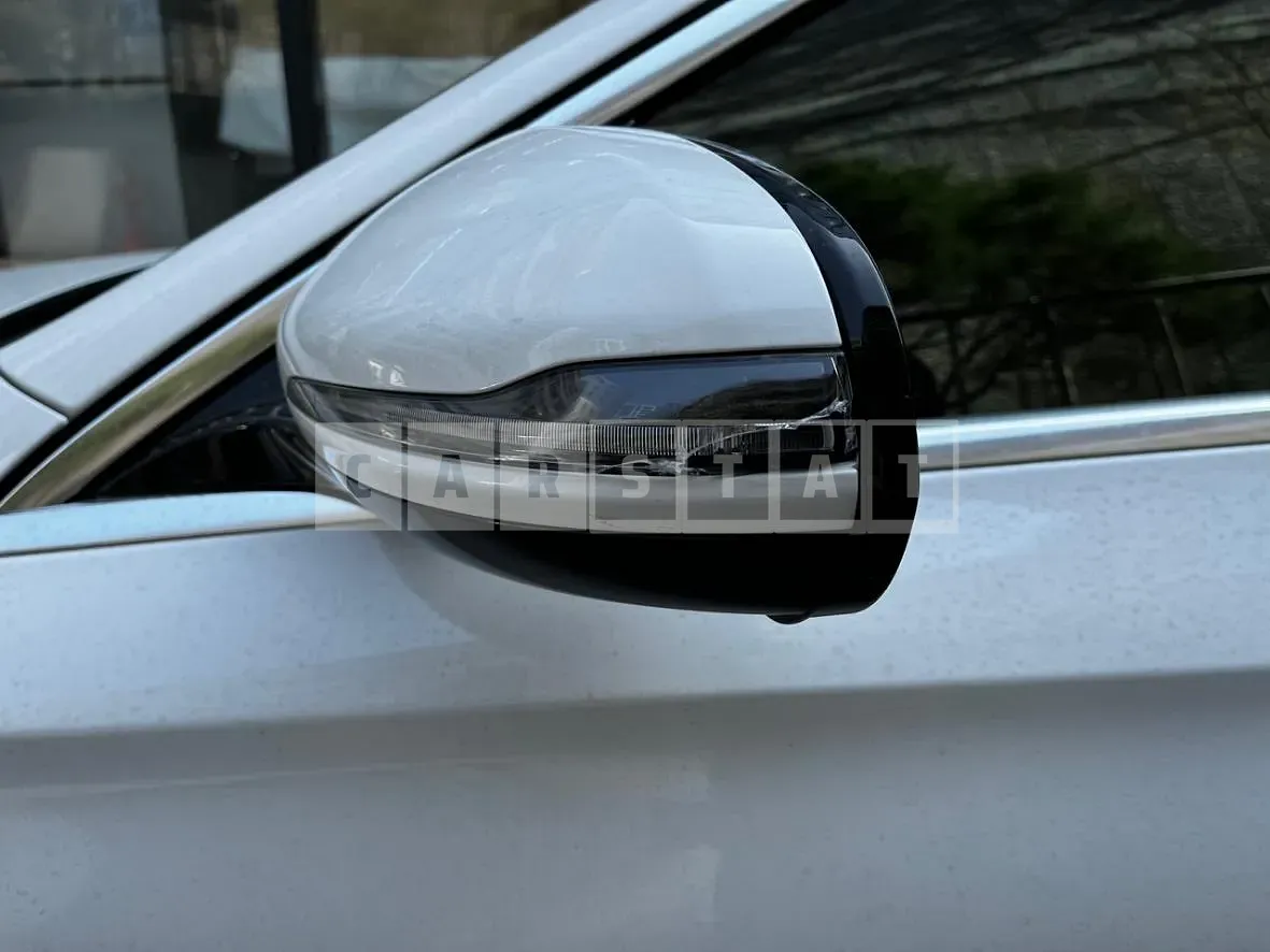 Photo 2 of 19: 2021 Mercedes-Benz E250, VIN W1KZF4FB2MA940585 — Korean insurance auction