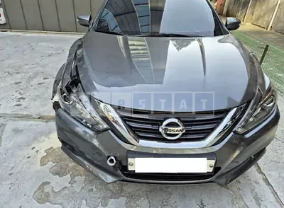 Photo 1 of 14: 2017 Nissan Altima 2.5 — Korean insurance auction