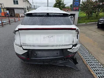Photo 1 of 59: 2024 Kia EV6 — Korean insurance auction