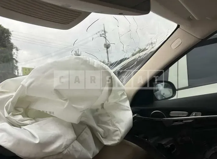 Photo 2 of 7: 2019 Mercedes-Benz C220 d — Korean insurance auction
