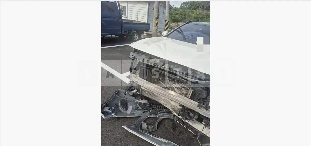 Photo 2 of 20: 2017 Mercedes-Benz GLA 220 — Korean insurance auction
