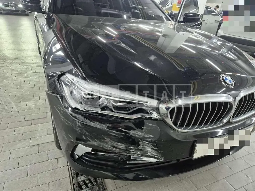 Photo 2 of 27: 2020 BMW 520d Luxury — Korean insurance auction