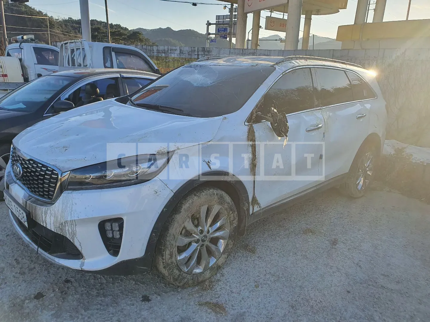 Photo 2 of 6: 2018 Kia Sorento, VIN KNAPG81BBJA446186 — Korean insurance auction