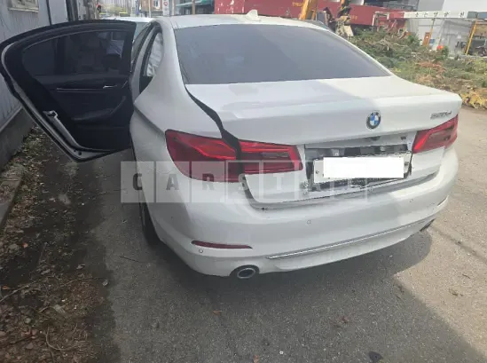Photo 2 of 28: 2018 BMW 520d — Korean insurance auction