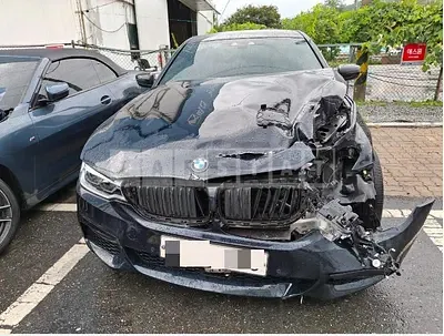 Photo 1 of 33: 2018 BMW 520d — Korean insurance auction