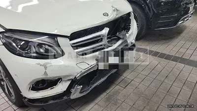 Photo 1 of 33: 2016 Mercedes-Benz GLC220 d 4Matic — Korean insurance auction