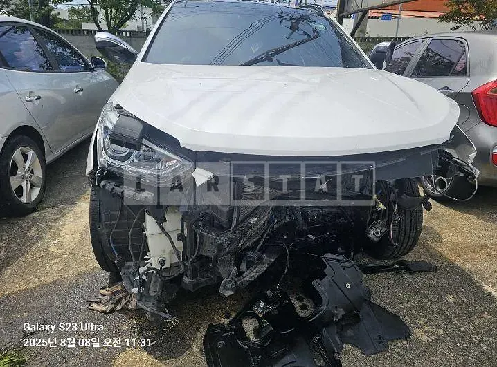 Photo 2 of 6: 2016 Hyundai Santa Fe DM — Korean insurance auction