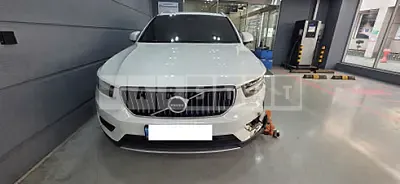 Photo 1 of 17: 2021 Volvo XC40 B4 AWD — Korean insurance auction