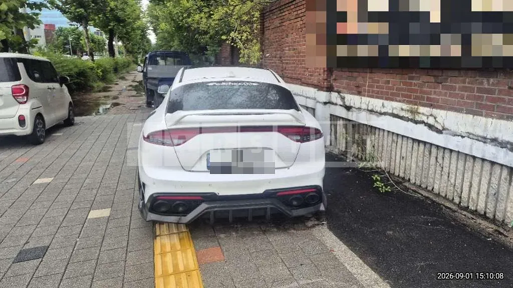 Photo 2 of 24: 2022 Kia Stinger 3.3 — Korean insurance auction