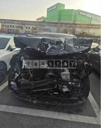 Photo 2 of 31: 2025 Kia Carnival — Korean insurance auction