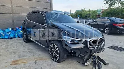 Photo 1 of 44: 2022 BMW X5 xDrive 45e iPerformance, VIN WBATA6104N9J62242 — Korean insurance auction