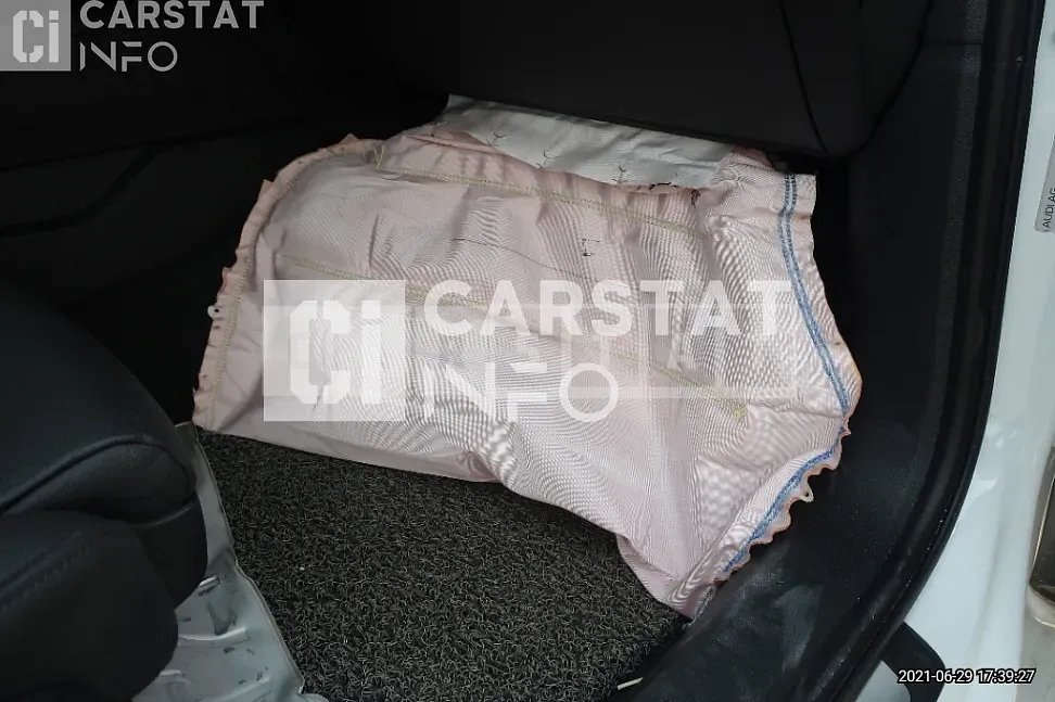 Photo 2 of 30: 2019 Audi A4 40 TFSI, VIN WAUZZZF47KA125129 — Korean insurance auction