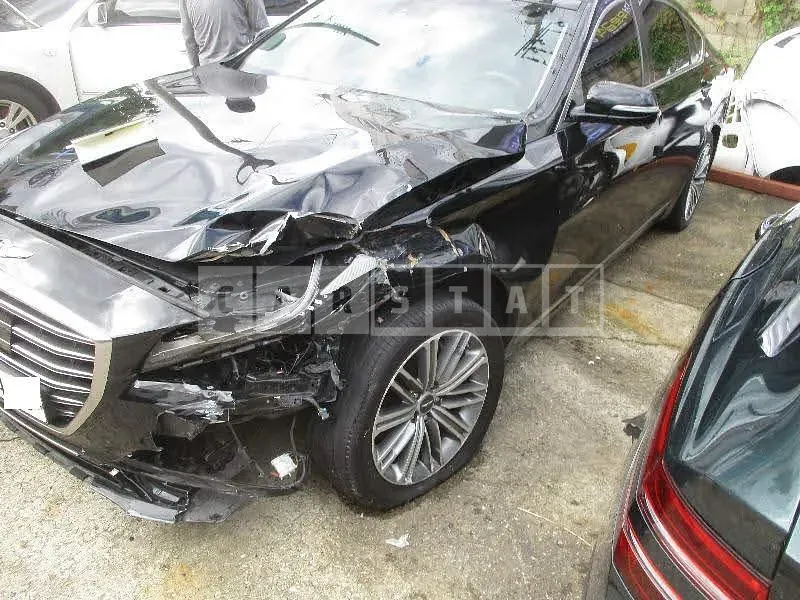Photo 2 of 19: 2016 Hyundai Genesis G80, VIN KMHGL41DDHU184747 — Korean insurance auction