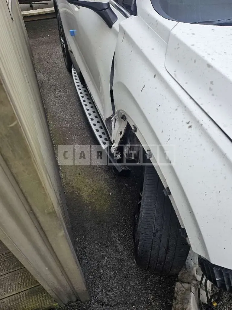 Photo 2 of 7: 2019 Hyundai Santa Fe, VIN KMHS381CBKU015688 — Korean insurance auction