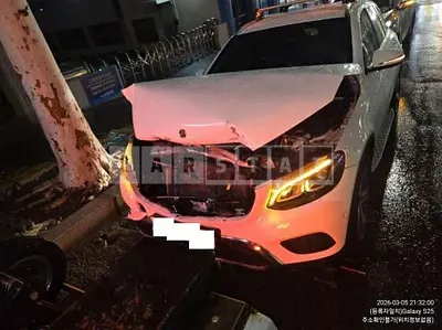 Photo 1 of 18: 2019 Mercedes-Benz GLC300 4Matic — Korean insurance auction